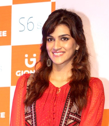 Kriti_Sanon Looking beautiful