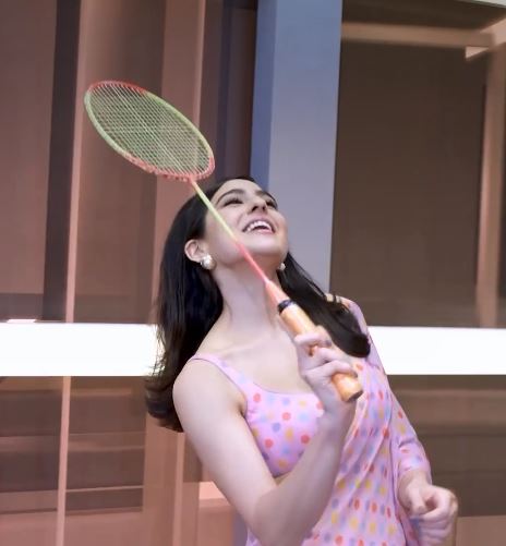 Sara Ali Khan Performance on Sharmila Tagore song