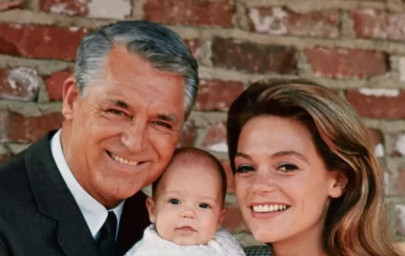 Dyan Cannon with daughter