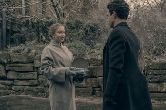 sydney sweeney still from The handmaids tail